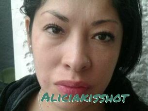 Aliciakisshot