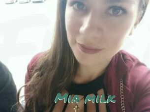 Mia_milk
