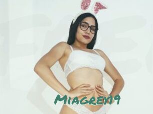Miagrey19