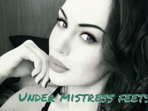 Under_mistress_feets